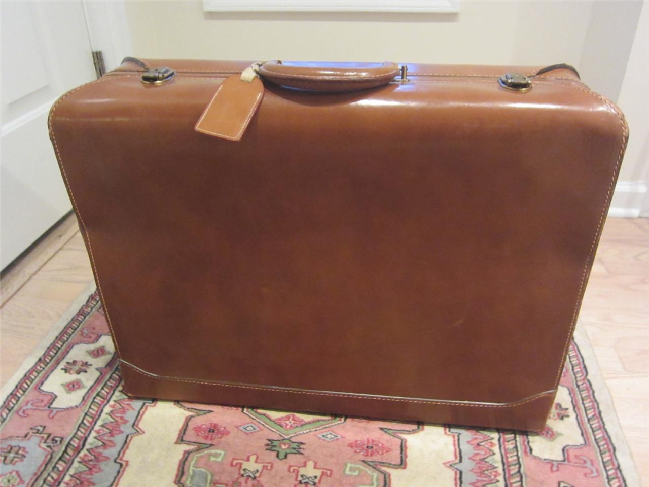 Brooks Brothers Classic Vintage Fine Leather Suitcase + 2 Suit Hangers